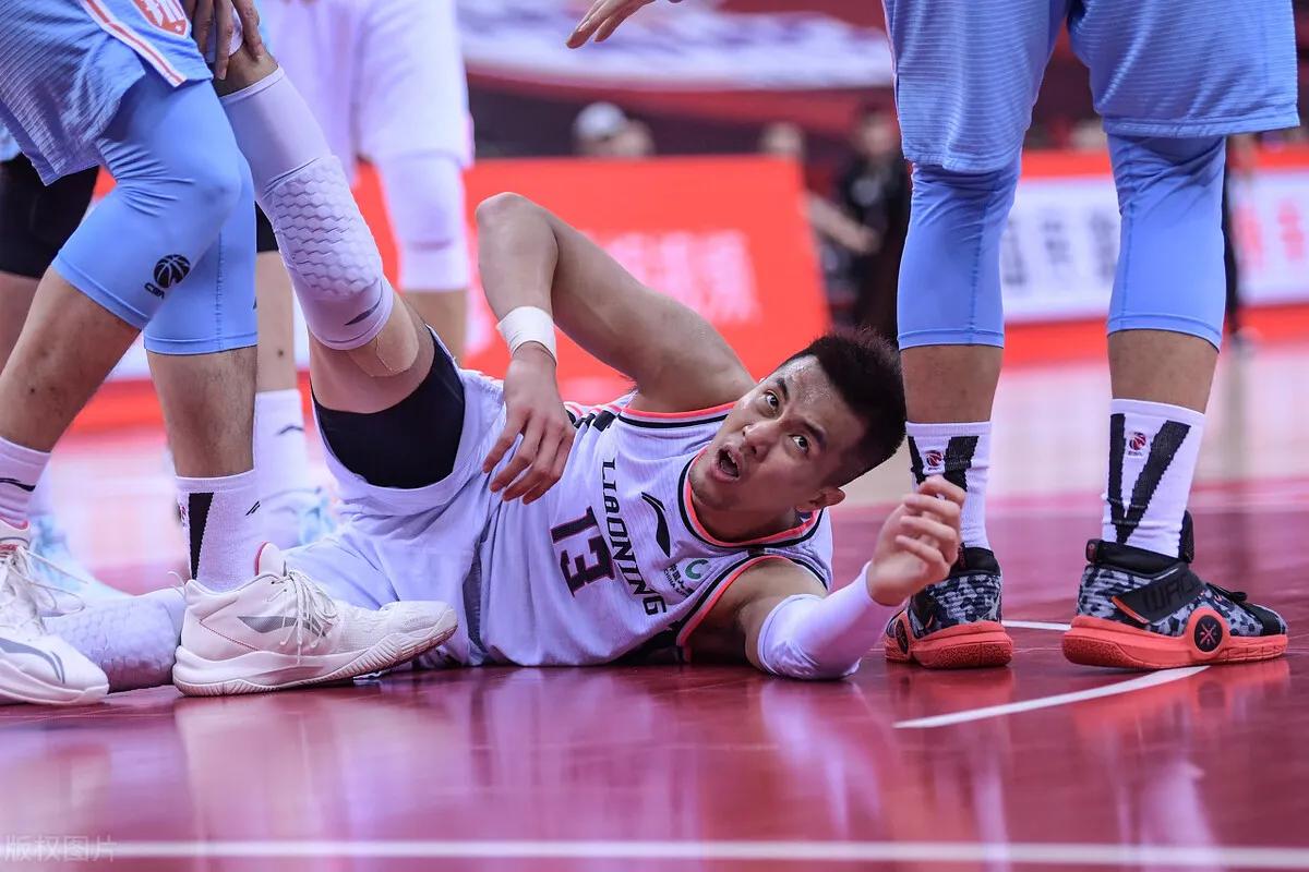 cba总决赛mvp郭艾伦和赵继伟数据,cba赵继伟颁奖