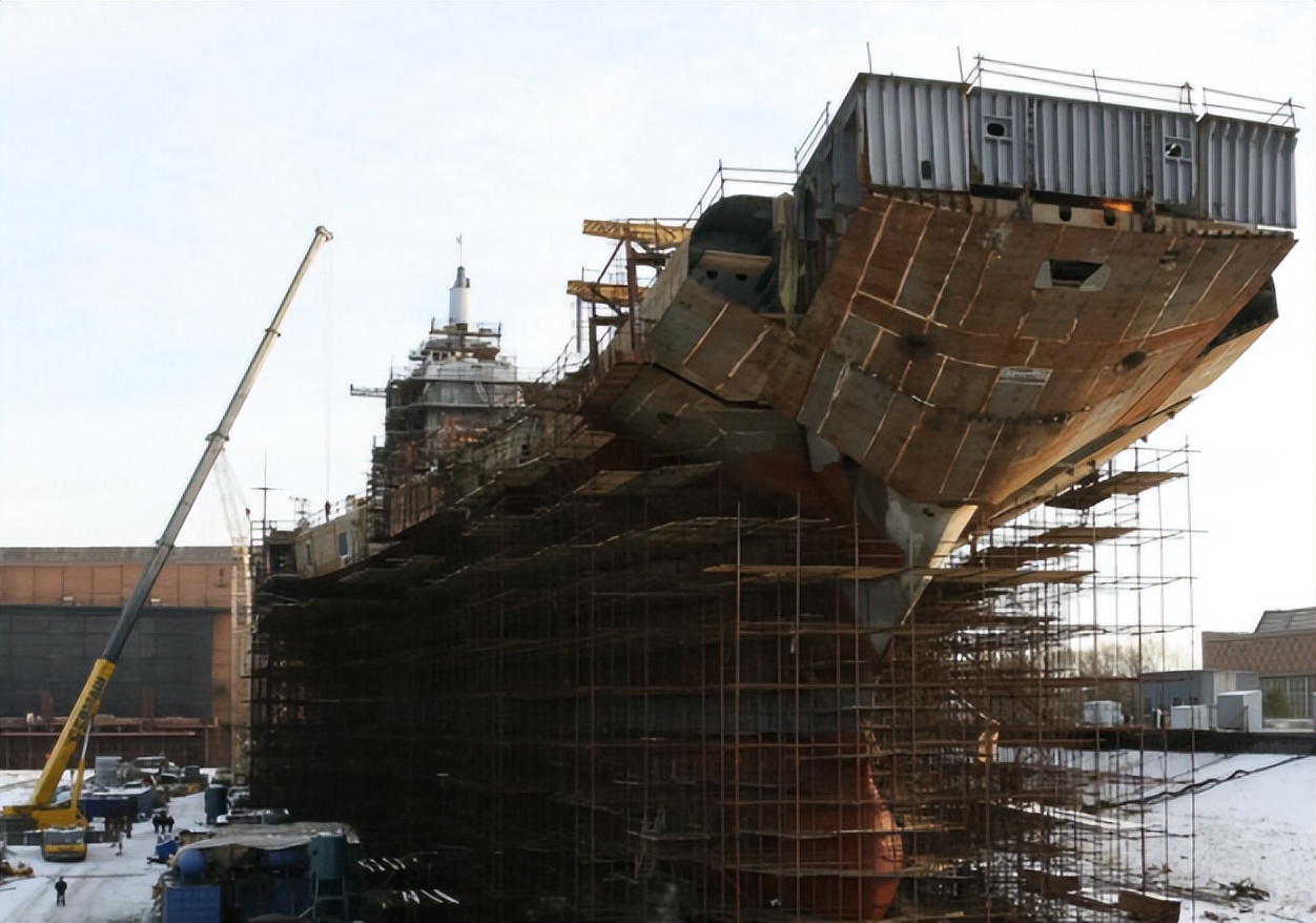 1998年印度买航母，俄方出价1美元，印方欣喜若狂，结果被坑30亿