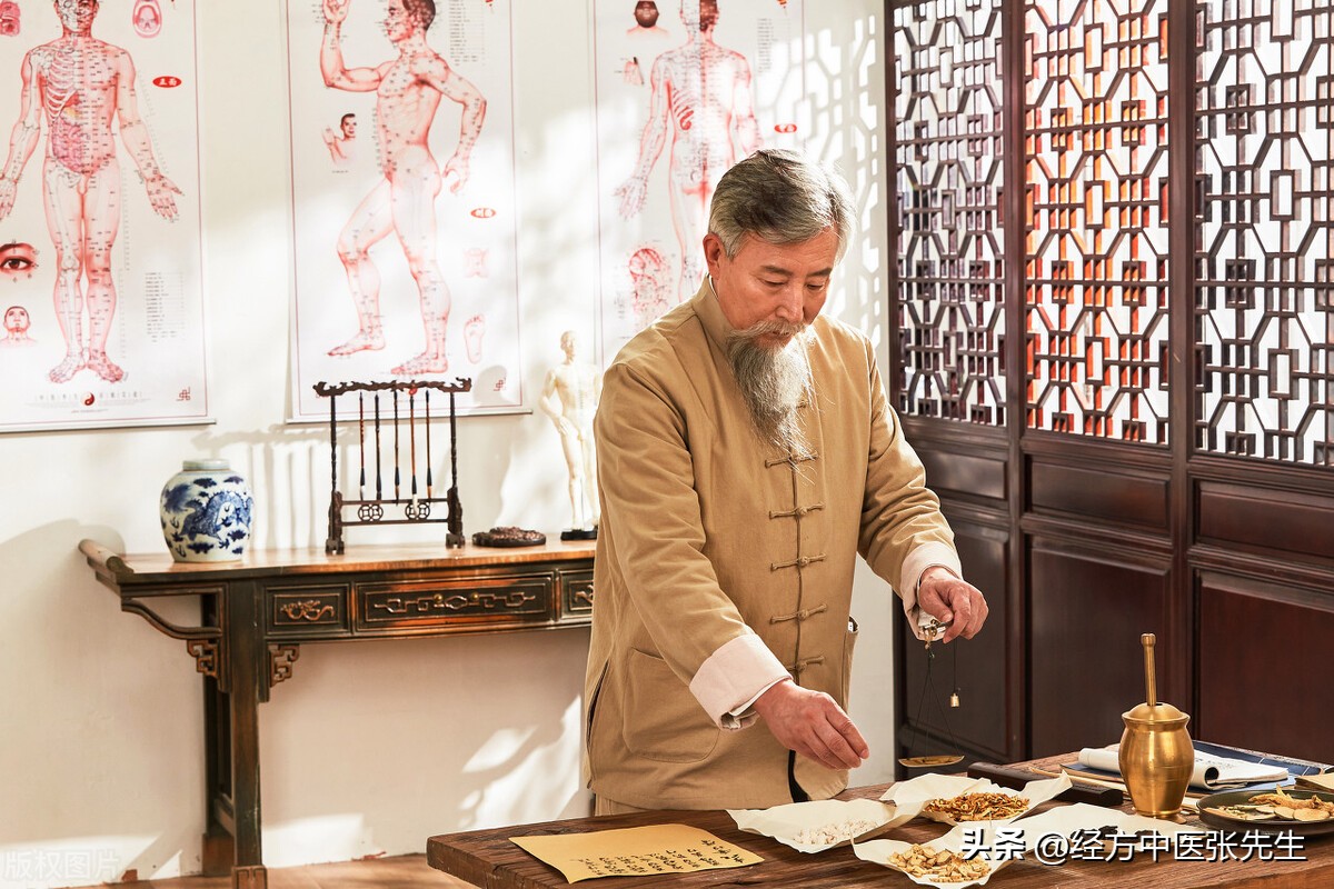 治肝之病必先实脾,见肝之病必先实脾用什么方剂