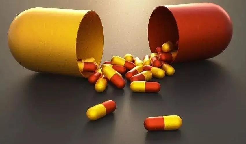 吃胶囊药会卡喉咙吗,吃胶囊粘在胸口不下去咋办