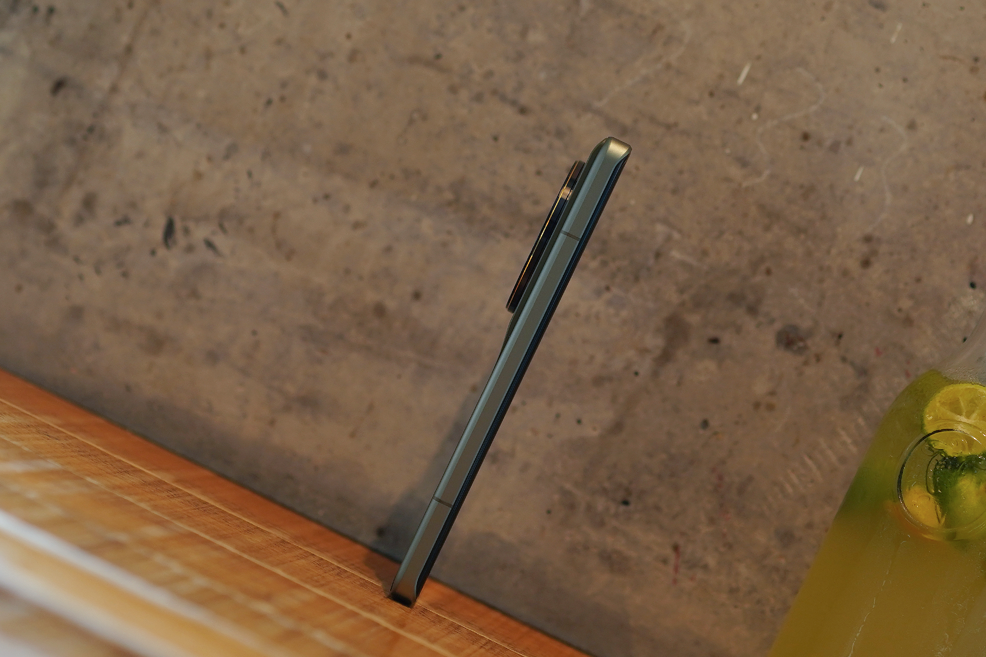 小米13ultra和遥遥领先对比,小米13ultra全面评测