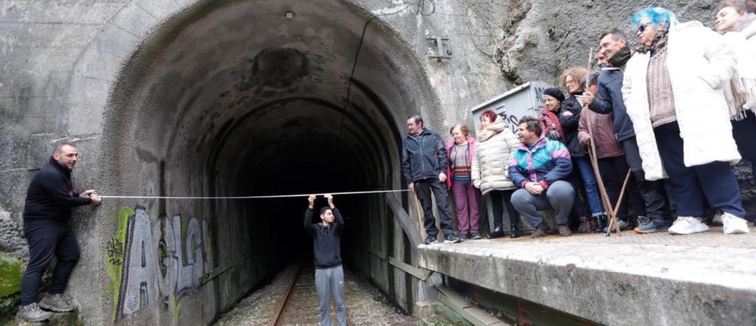 西班牙花2亿多造火车,西班牙两年时间花19亿造火车