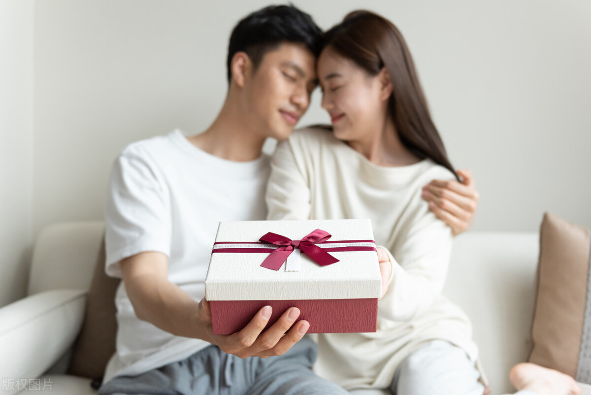 情人节最适合表白的诗句收藏,情人节表白的句子古风