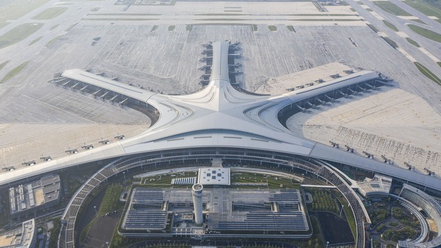 青岛机场董事长卢民,卢民青岛航空董事长照片