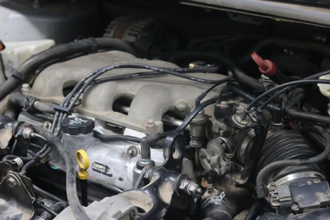 12款经典gl8车身翻新,怪兽修车老车翻新