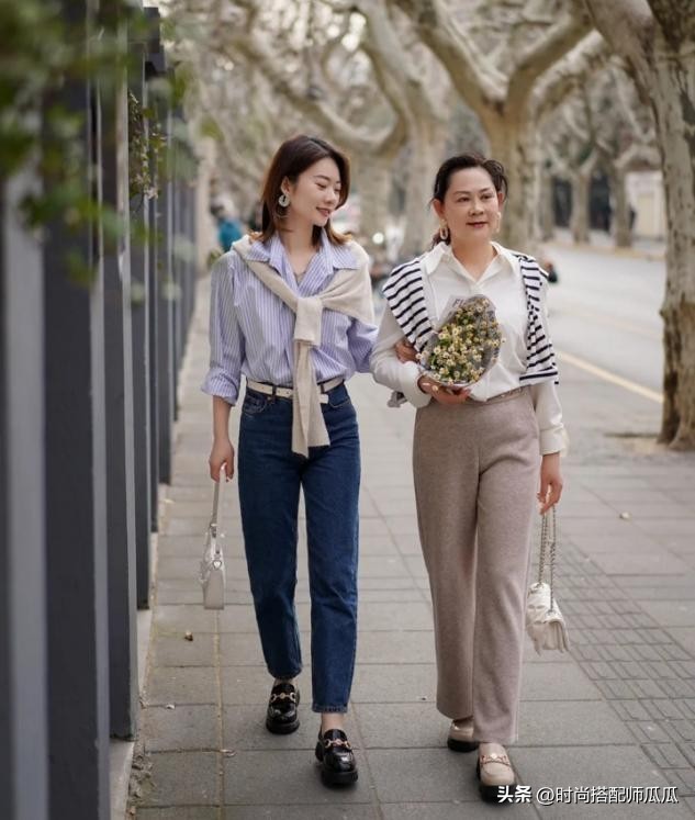 40岁女人无论穿裙子还是裤子,四五十岁的女人穿什么样的鞋子