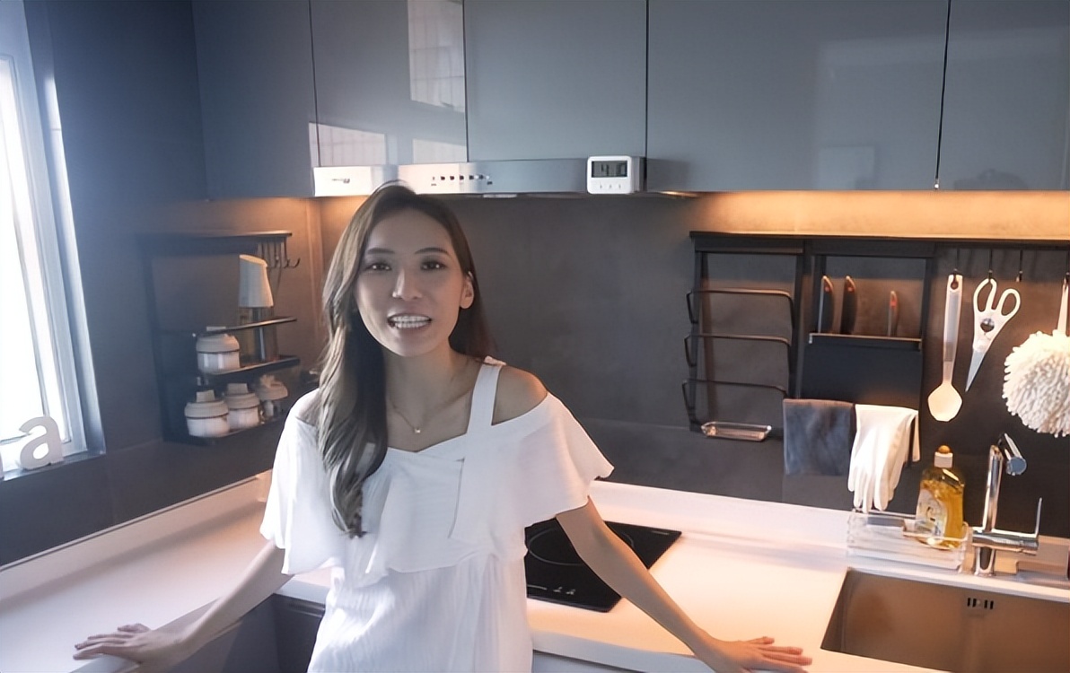 30岁香港“兼职姑娘”,一人在42㎡蜗居2年,独居生活引人羡慕