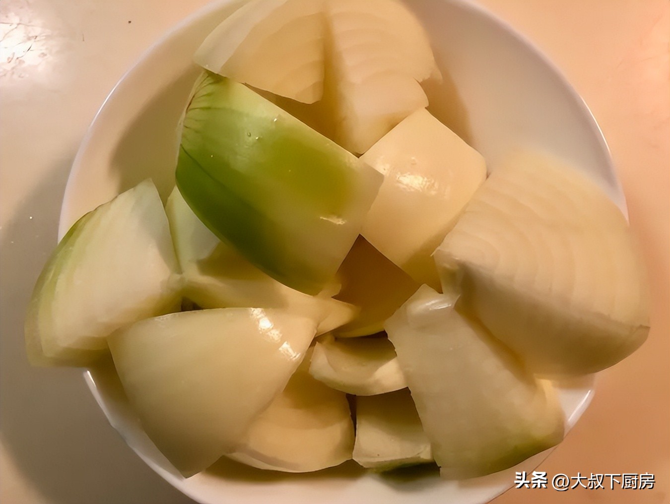 湘菜腰果虾球做法,凤梨虾球果香与肉香的完美融合