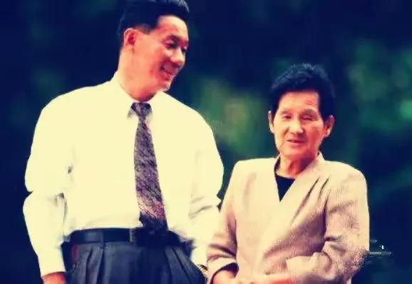 岛国第一流氓北野武72岁花13亿离婚，节目上露屁股，*妇情**多多益善