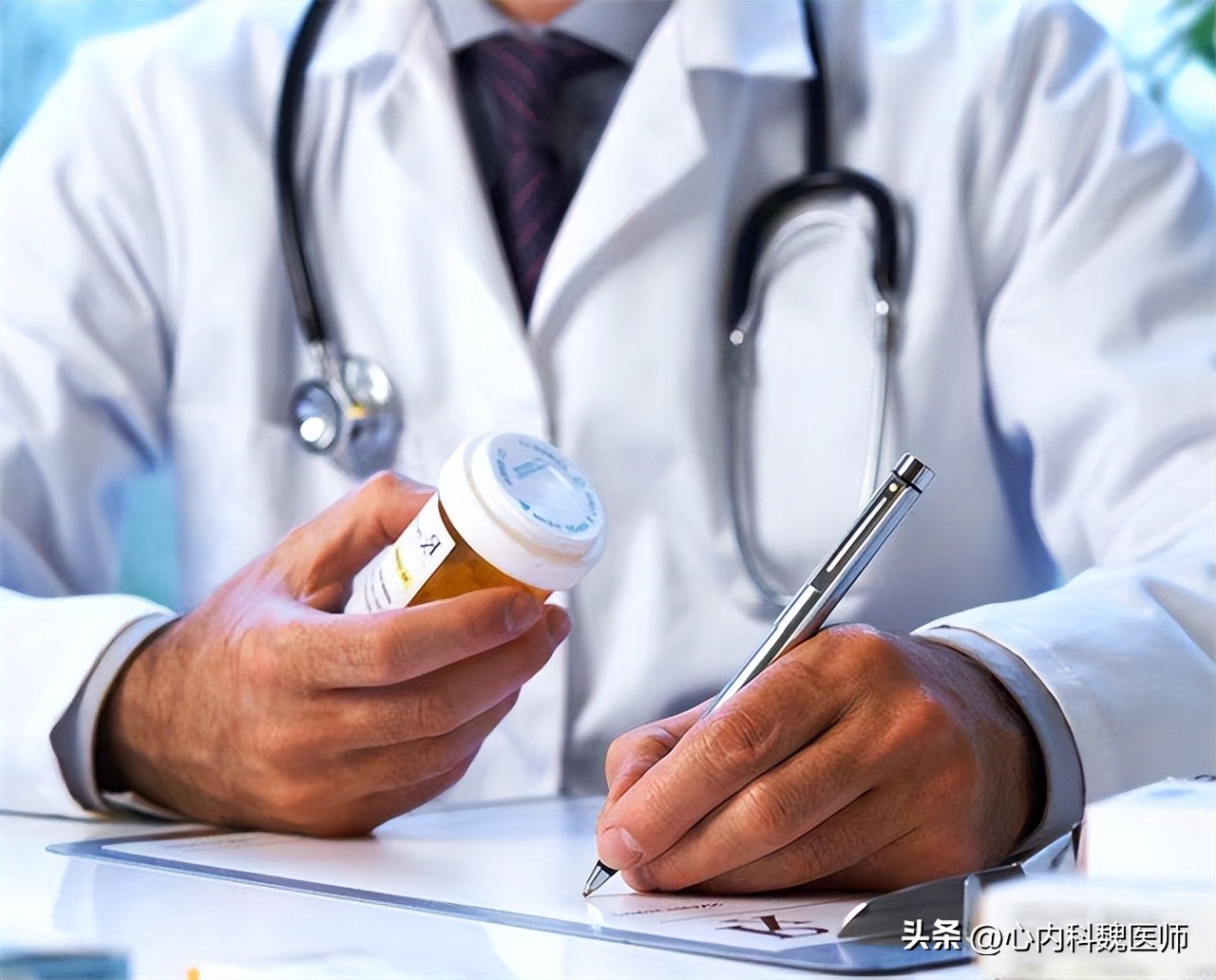 65岁老人常年吃氨氯地平，擅自换药肾衰竭！这些降压药知识需清楚