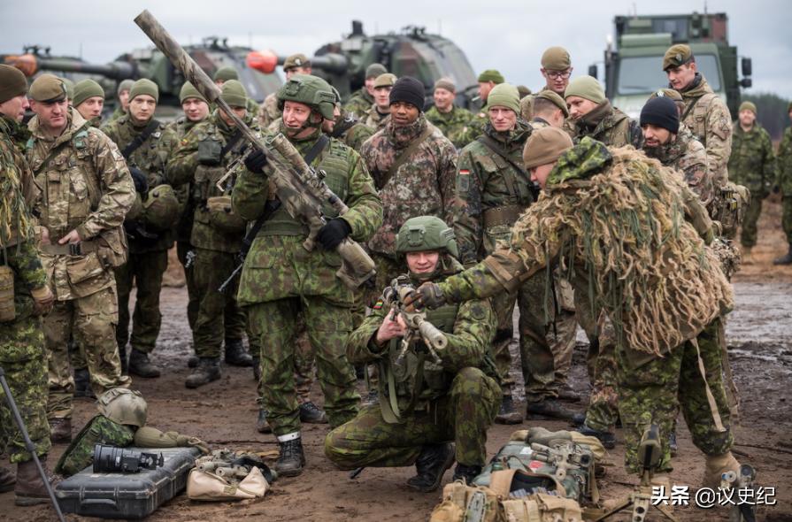 2008年厄瓜多尔,厄瓜多尔低价购买装备