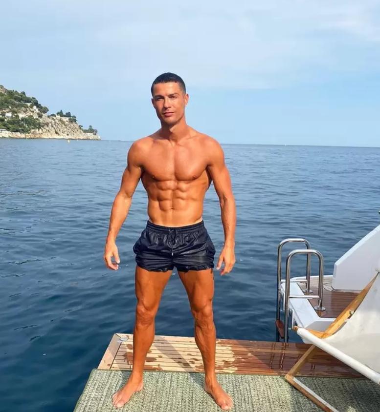 哈兰德会不会成为下一个c罗,哈兰德23岁能比肩c罗吗