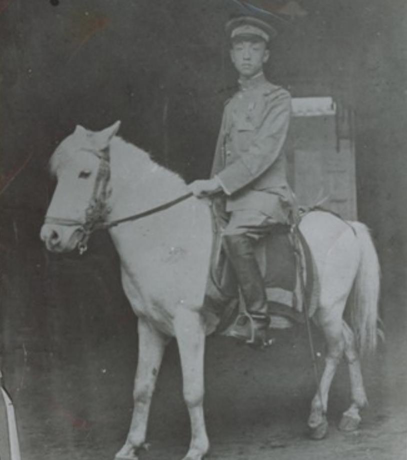 女商人资助落难青年,上海女商人帮助青年