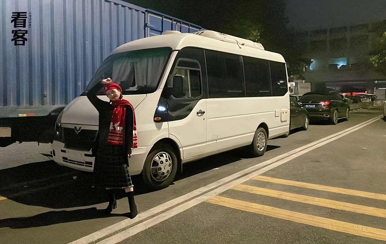 深圳情侣住房车,深漂情侣房车生活