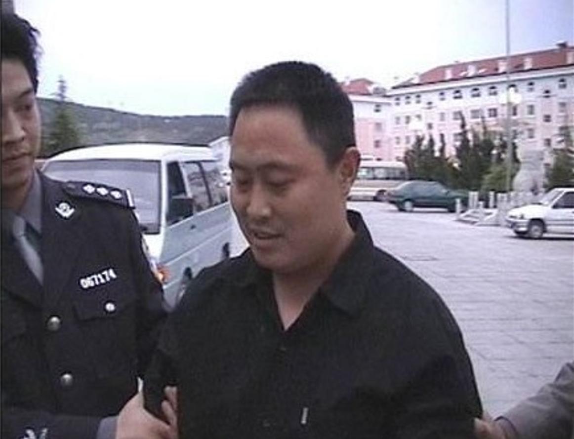 小伙中奖却被告知造假,小伙中奖却被告知作假大奖有内幕