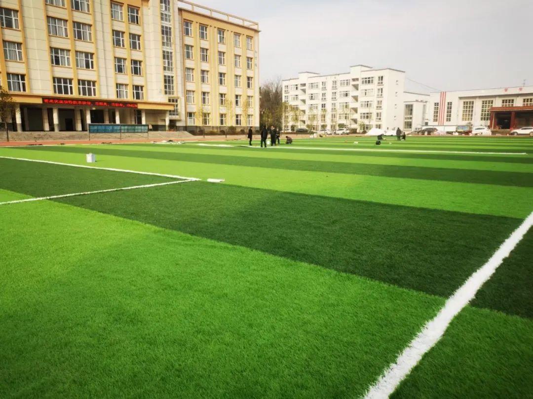 人造草坪面层施工工艺,铺装人造草坪的几个步骤