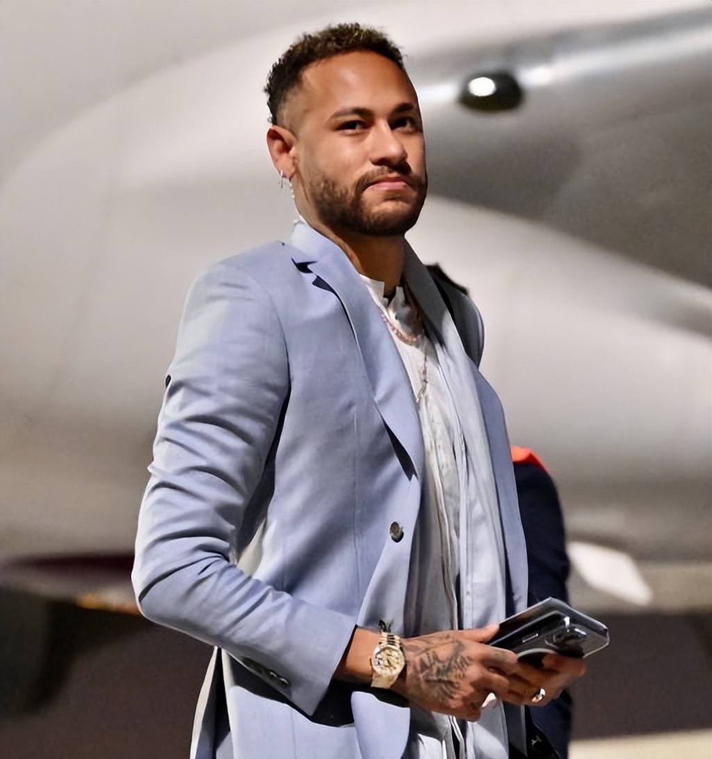 内马尔的帅气彩虹过人,内马尔俊朗的外表