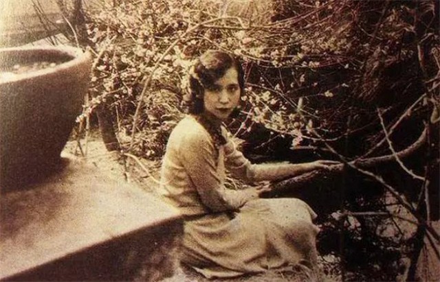 张爱玲为什么嫁给美国难民,如何评价张爱玲和赖雅的爱情