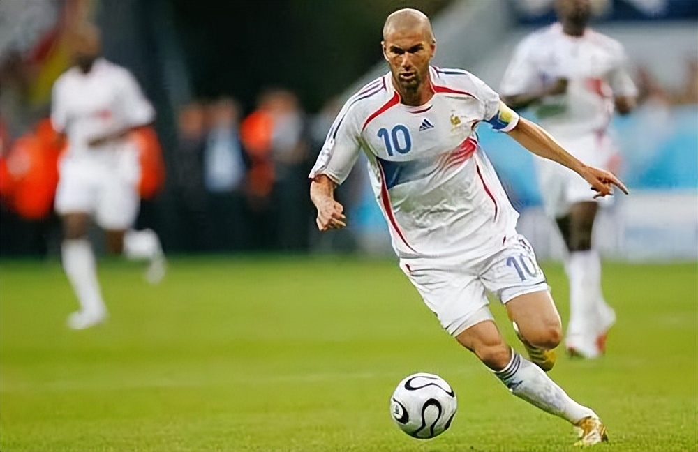 足坛最强十大球员,足坛现役五大球星80后