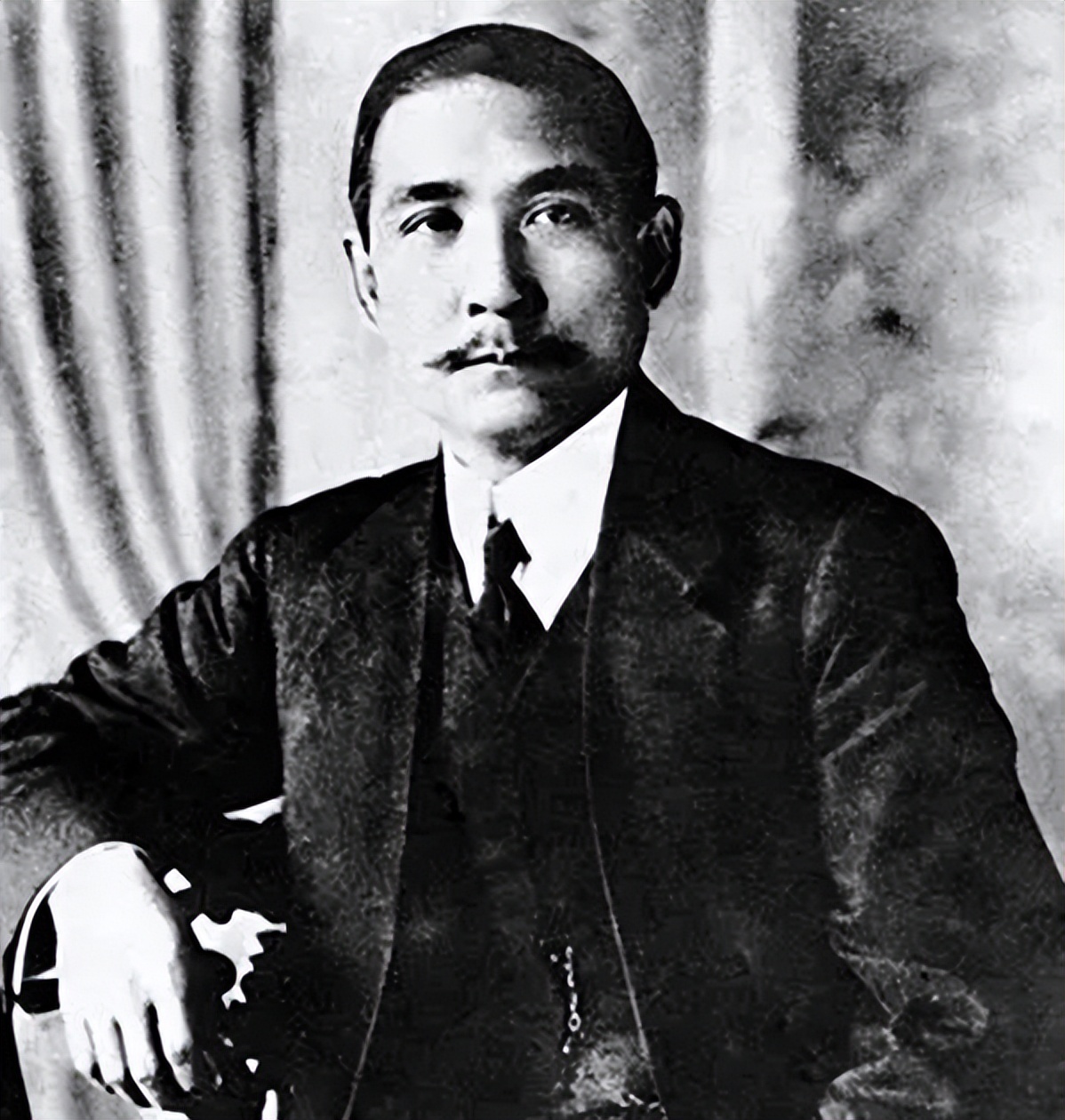 袁世凯只当了83天皇帝，“袁大头”却造了7.5亿枚，这是为什么？