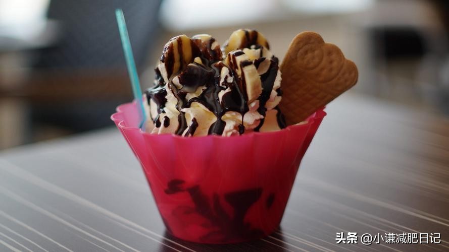 晚上哪几种食物不能吃否则会胖,晚上不要吃的三种食物否则胖三斤