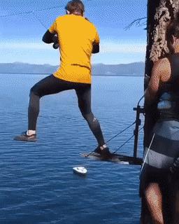 80个神奇的真实照片，不高兴的狗子，崎岖的铁路，倒立劈叉拉筋