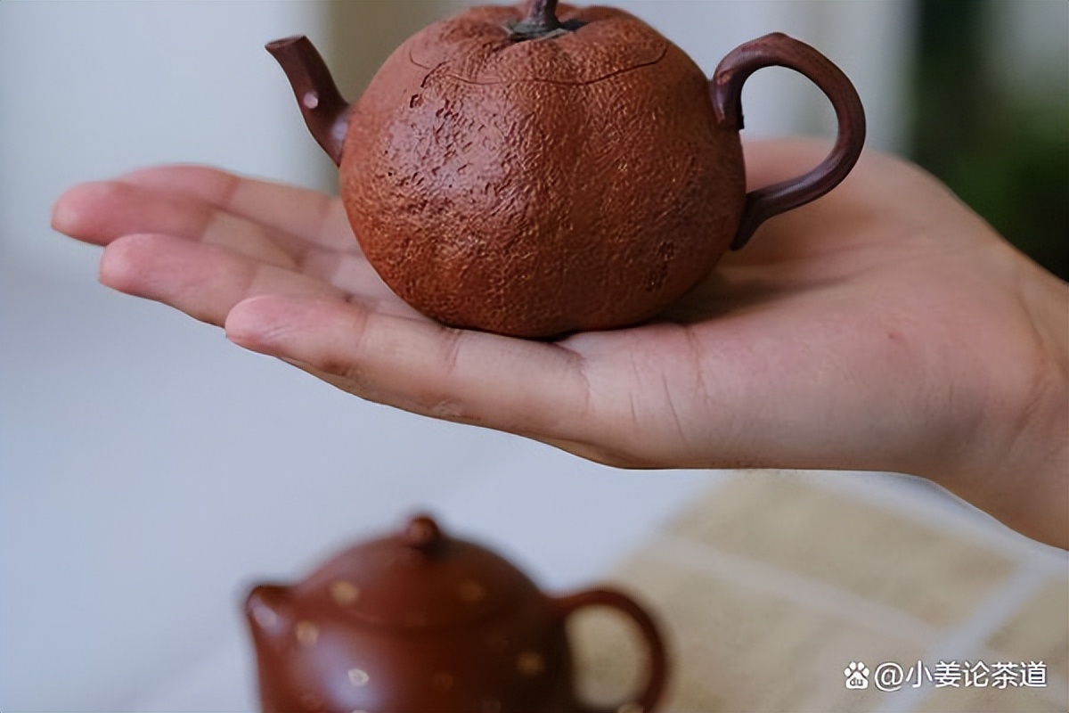 紫砂壶的价格为什么相差那么大,全手工紫砂壶和半手工紫砂壶价格