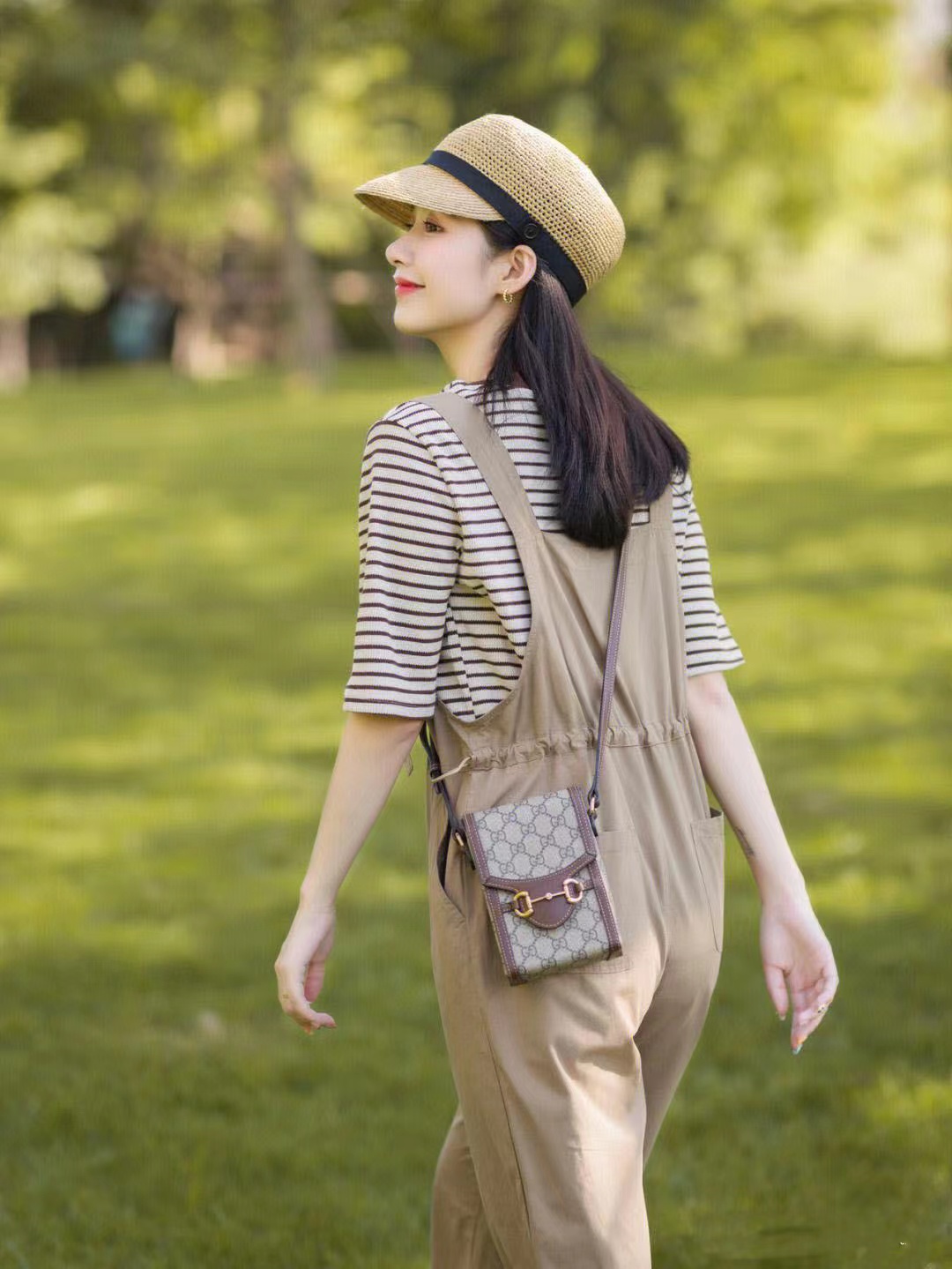 手部拍照姿势大全,拍照必看的36个手部拍照动作