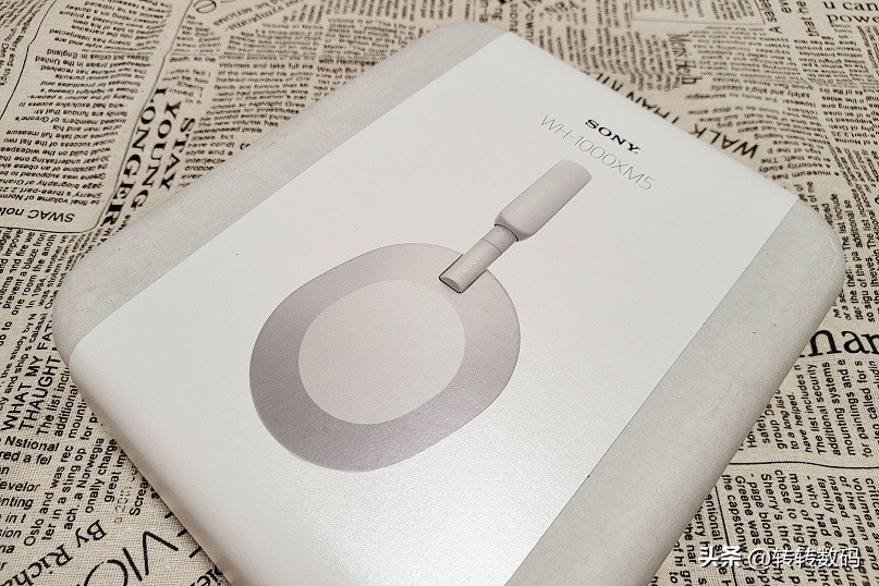 索尼耳机wf1000xm5续航,双旗舰降噪耳机评测