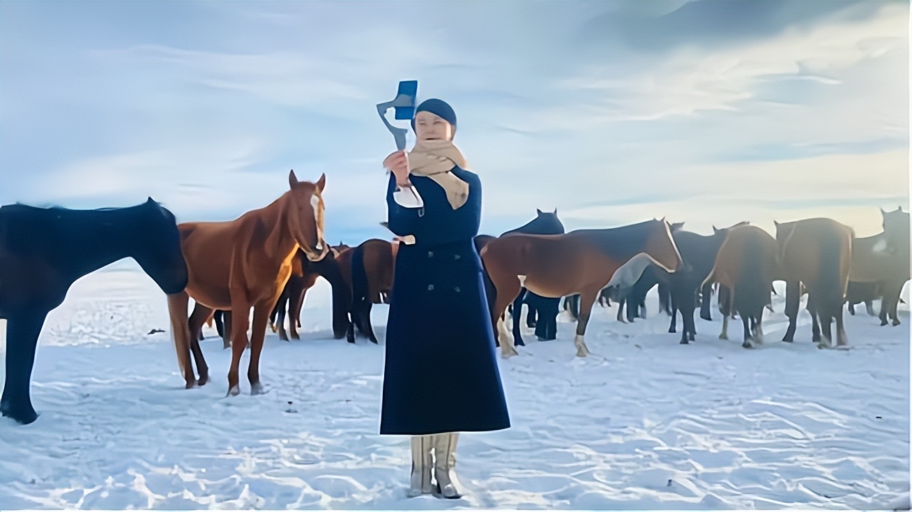 她中专学历，却成副县长，靠视频走红，直播3小时赚200万，凭啥