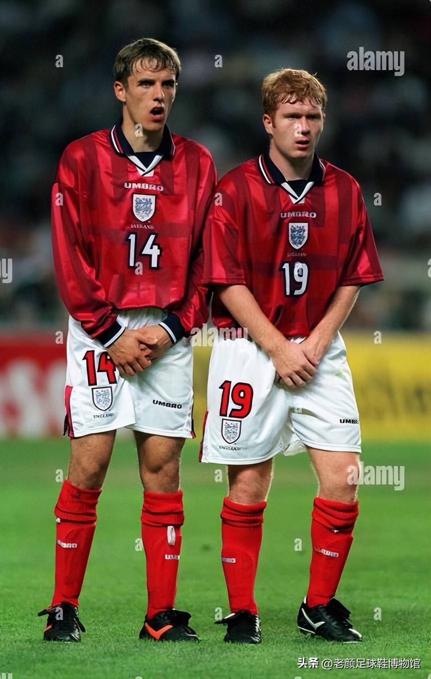 号称赞助过球王贝利拳王阿里的美国潮牌，靠曼联王朝92班昙花一现