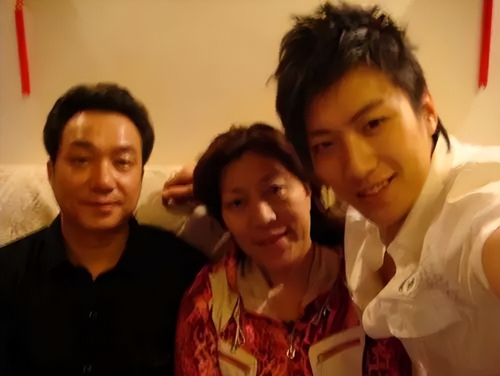 乔任梁母亲走出丧子之痛,乔任梁抑郁症突发情况