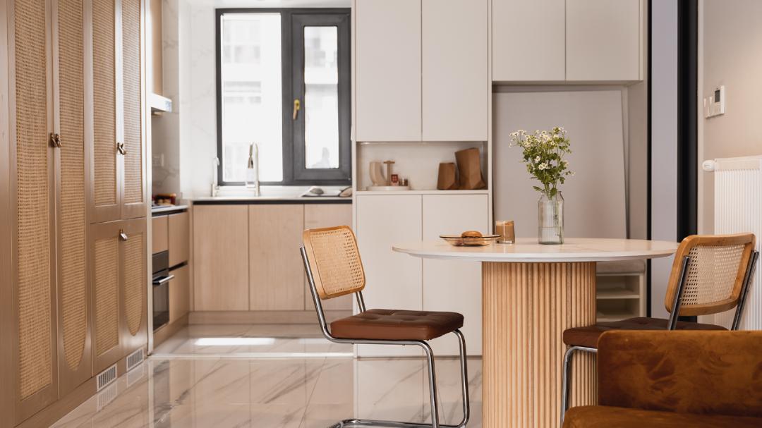 餐厅空间太小如何设计活动餐桌,3.8加4.5的餐厅可以放多大的圆桌