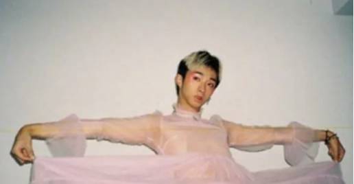 秦昊反矫情达人伊能静,秦昊反差萌伊能静