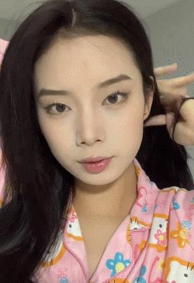 别再披头散发了教你一招秒变女神,今年别再披头散发了三款减龄发型