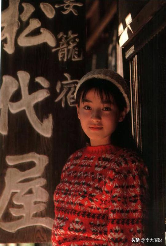 被母亲送给导演，被强迫拍摄，她的一生有多可悲