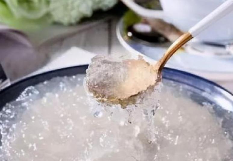 女子花钱如流水诈骗千万元被抓,一女子被诈骗2000万