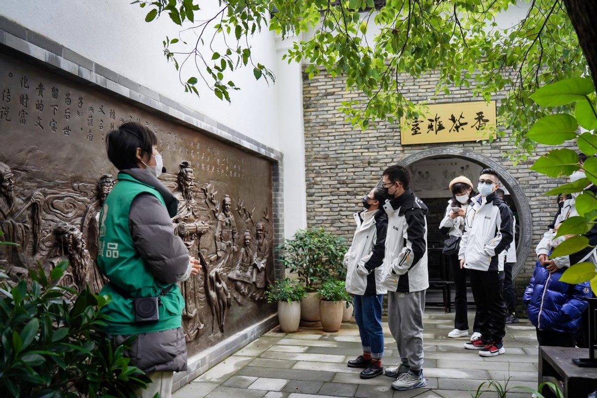 璇楁搸涓囬噷鐨撴瀬涓浗,璇楁搸