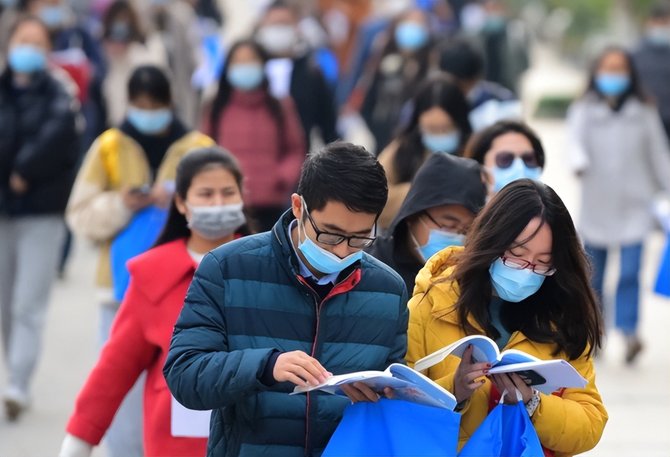 公务员和事业编待遇到底如何,事业编待遇和公务员的区别