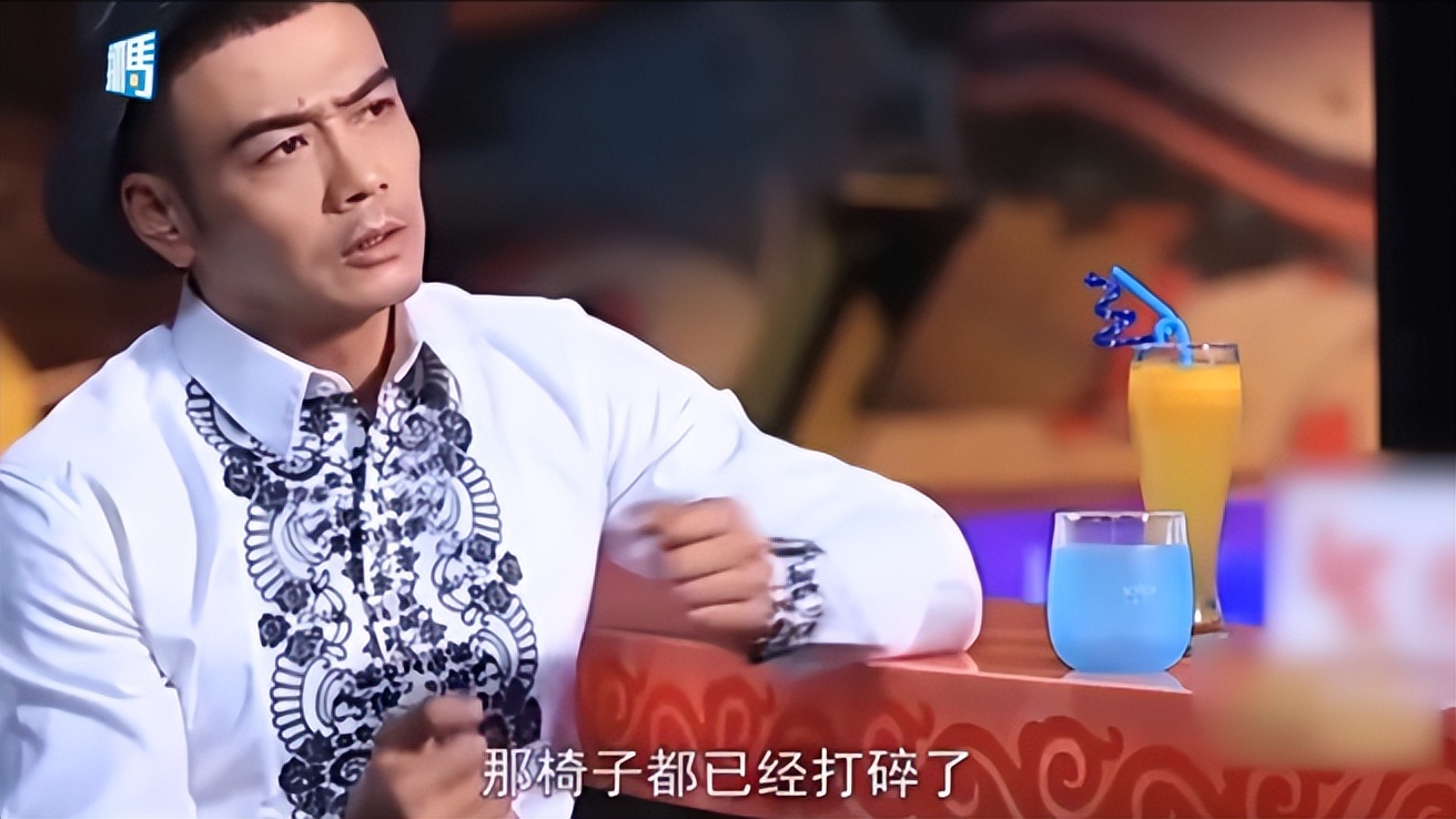 杨烁终于活成你想要的样子,杨烁从年轻到现在颜值变化