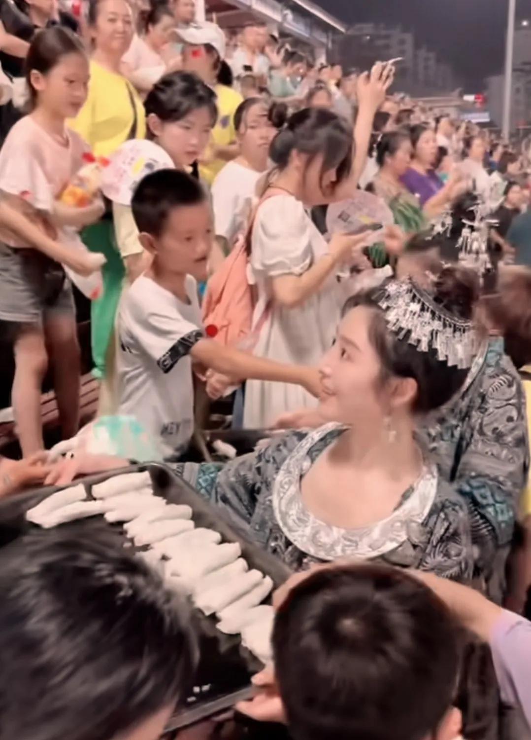 这才是中国人应该有的气质,这才是足球最美的样子