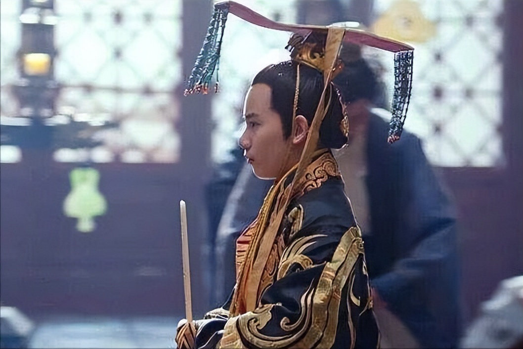 公元前和公元后是从哪个朝代开始,公元8年到公元25年之间是什么朝代