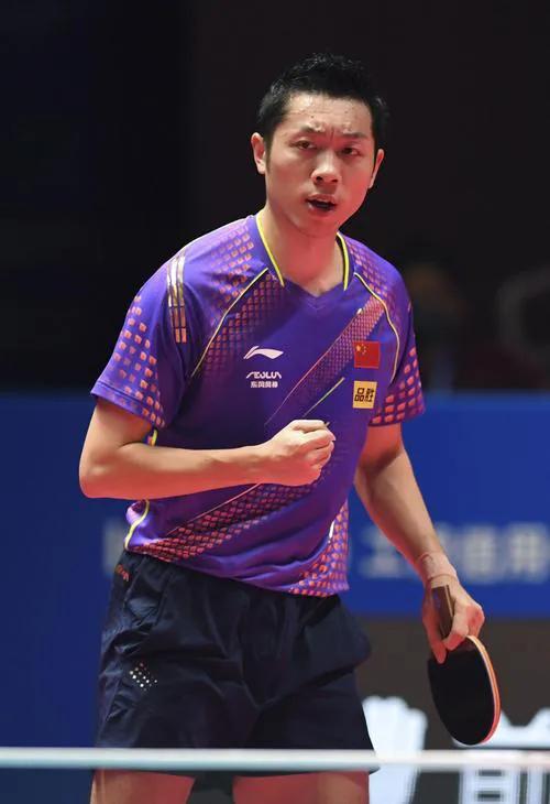 世乒赛马龙王曼昱3-0完胜,乒乓进四强