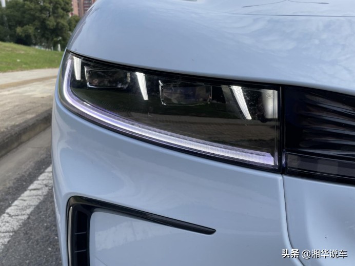 岚图追光舒适和运动模式区别,新车岚图商务车7座售价