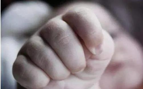 习惯从小看老从生下来看死亡实际也可以反过来看从老看小从死看生