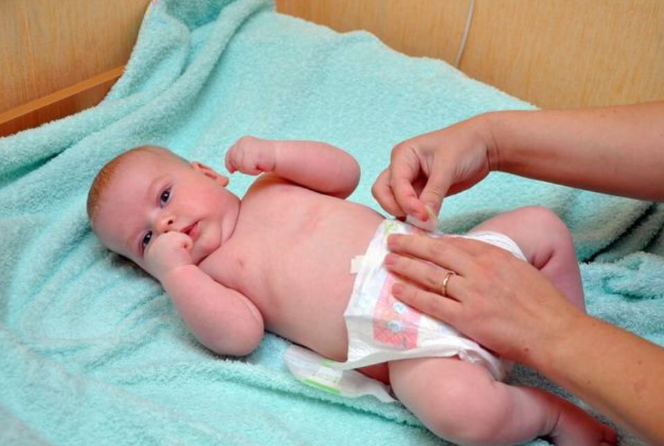 3个信号说明宝宝处于猛涨期,宝宝一直穿纸尿裤会不会影响走