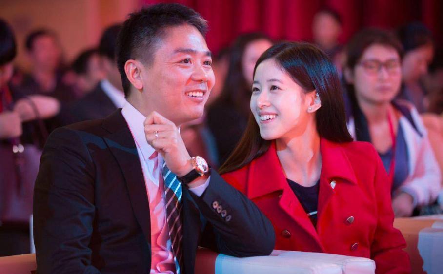 章泽天与刘强东出席照,刘强东章泽天甜蜜现身伦敦街头