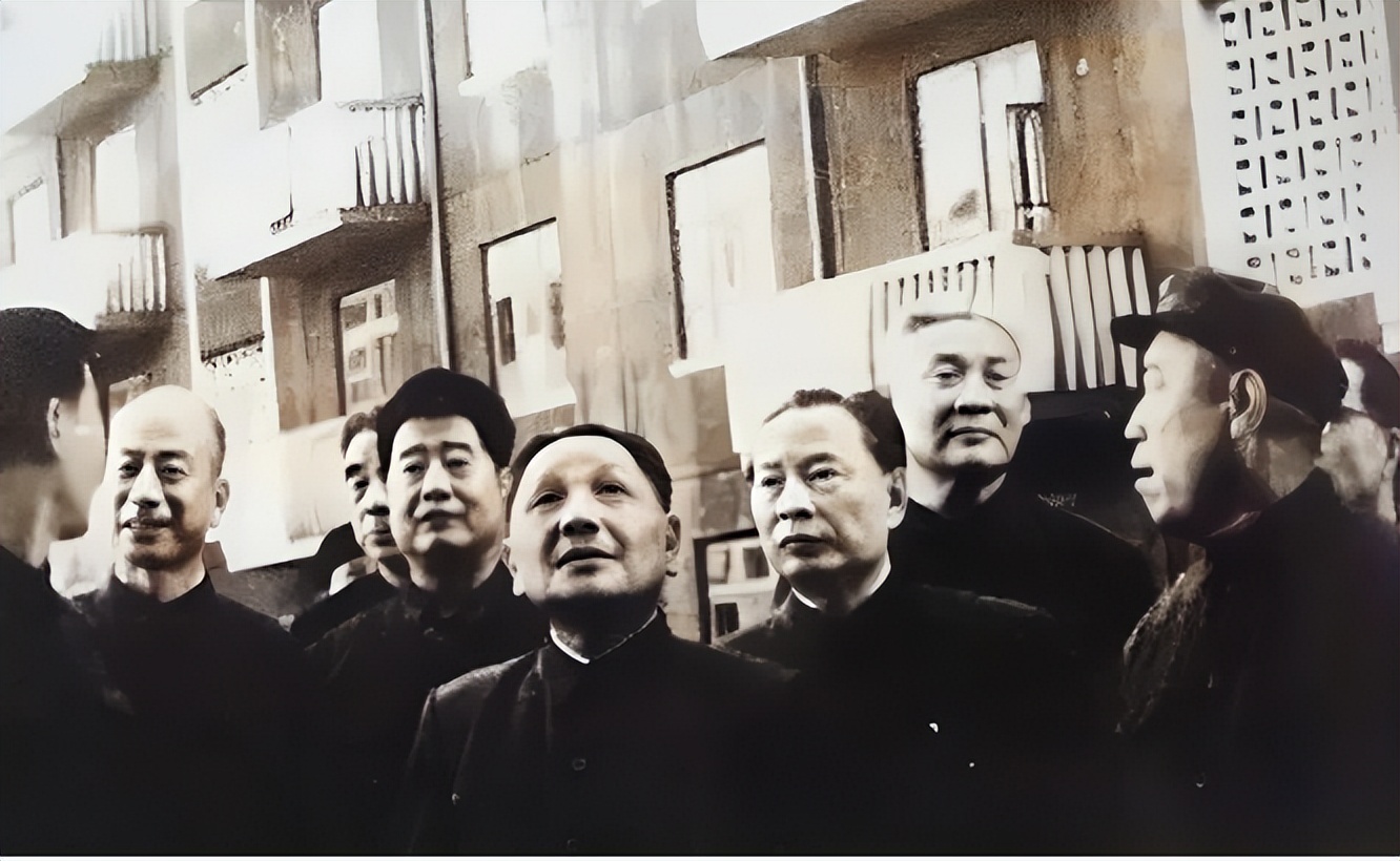 他1978年被调至北京，对*国锋华**抱怨：我到天津屁股还没坐稳