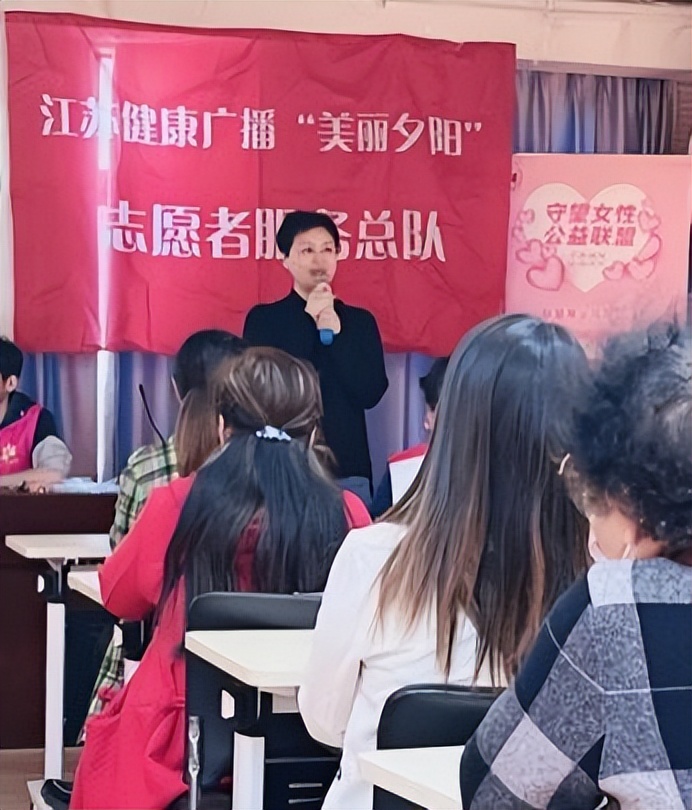 “守望相助，我的权益我做主”巾帼同心护万家行动走进白云亭社区