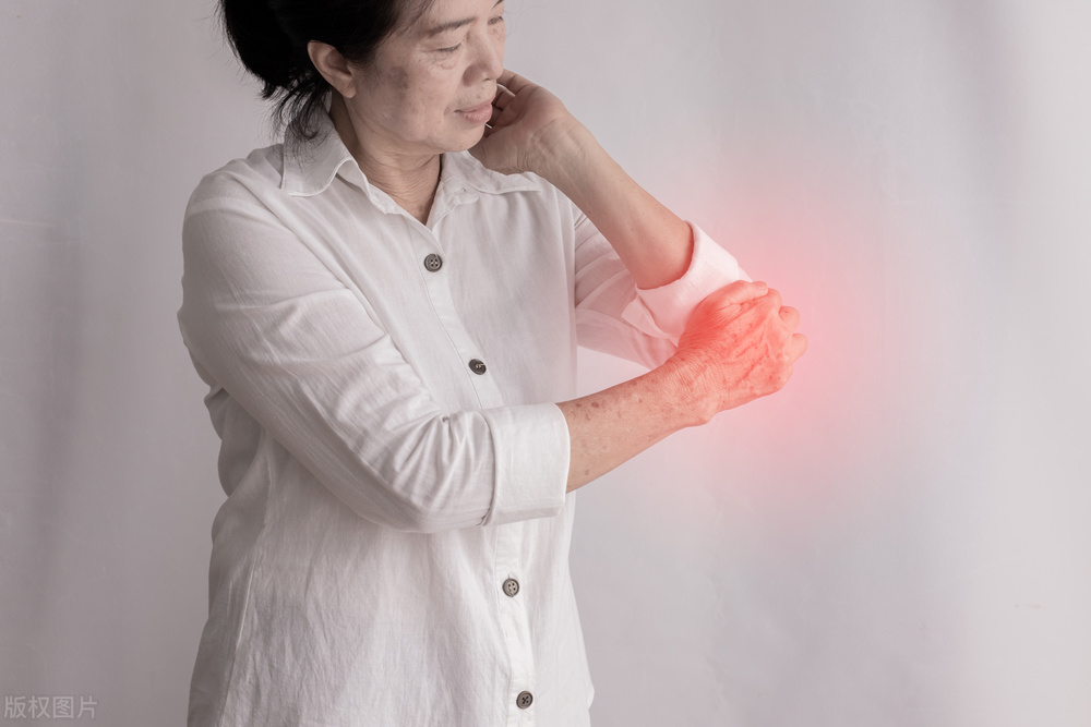 牛风湿病的表现,产后风湿病的表现